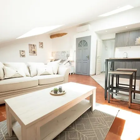 Le Charme Sous Les Toits Classe 3 Etoiles Riez Exterior photo